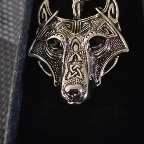 Stainless Steel Viking Fenrir Wolf Head - Picture 7 of 7